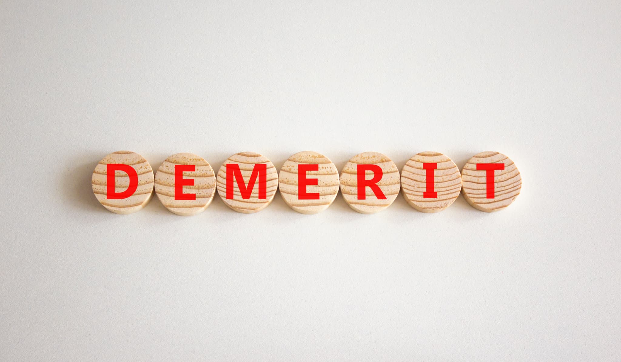 自費診療の根管治療を選択するデメリットのイメージ