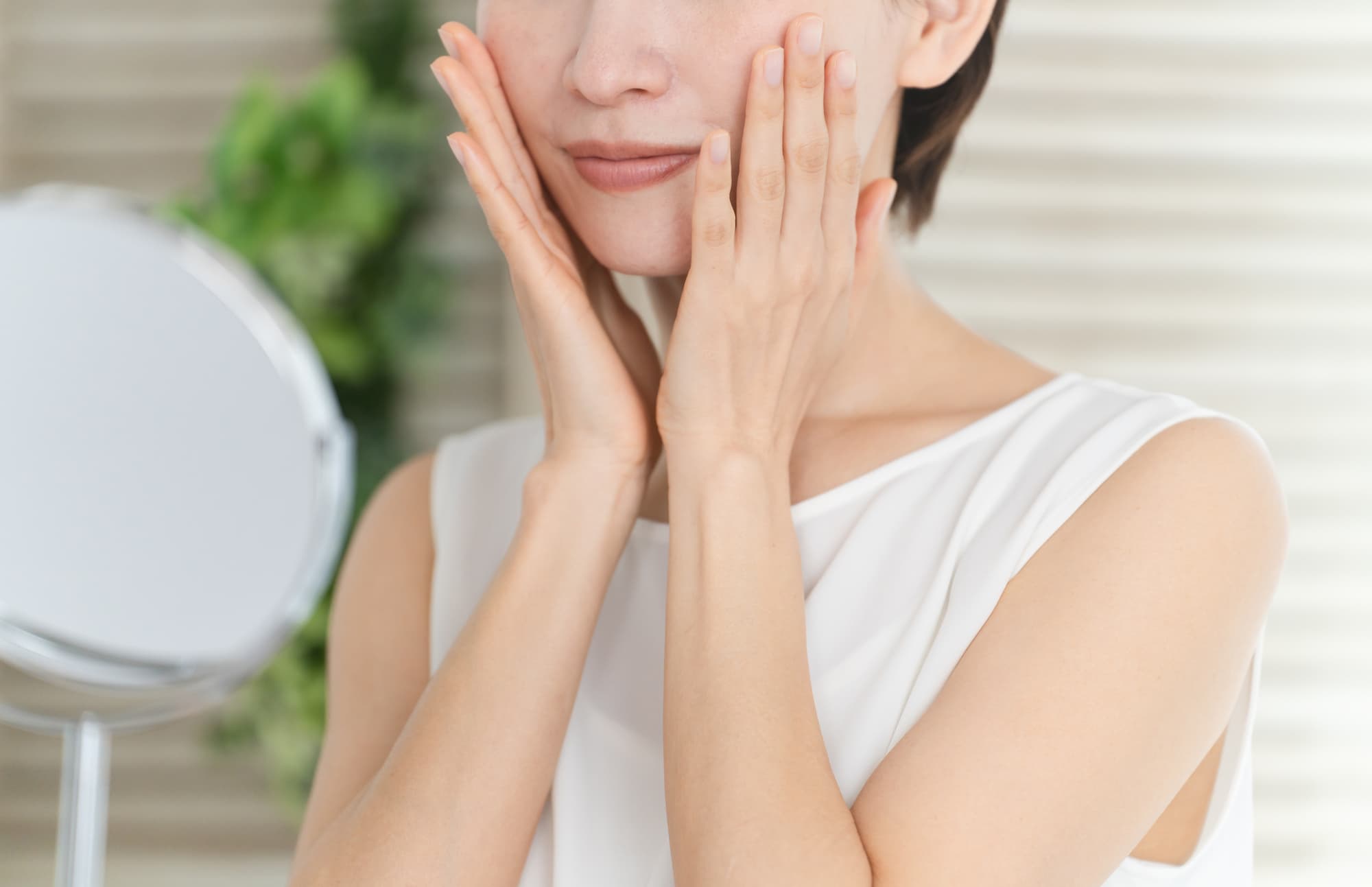 入れ歯にしたことで口元の見た目が改善した女性