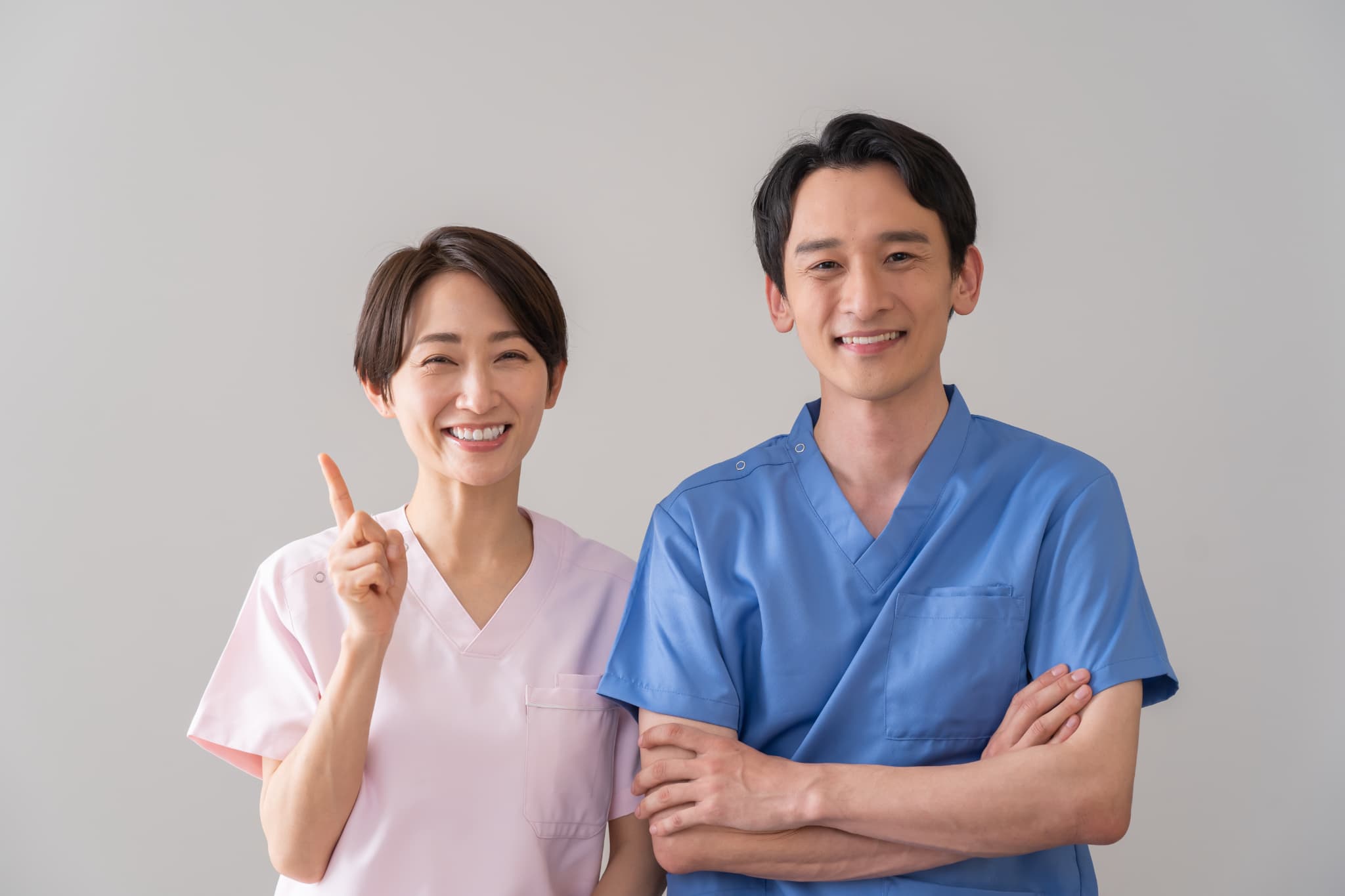 男性と女性の歯科医師